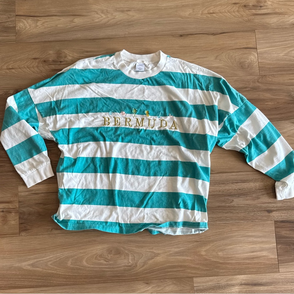 Urban Outfitters Bermuda embroidered long sleeve